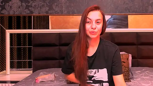 MillieTinny online show from 11/08/25, 04:05