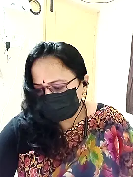 Snapshot of Ananya_flower chatting on 10/22/25, 09:42 Ananya flower online show from 10/22/25, 09:42