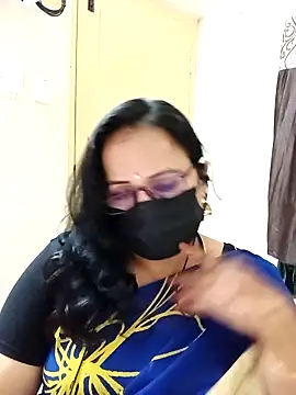 Snapshot of Ananya_flower chatting on 10/24/25, 03:55 Ananya flower online show from 10/24/25, 03:55