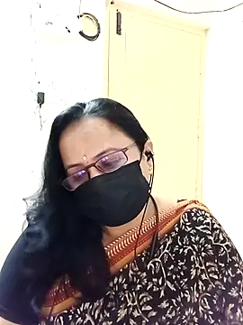 Snapshot of Ananya_flower chatting on 10/10/25, 03:46 Ananya flower online show from 10/10/25, 03:46