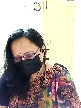 Snapshot of Ananya_flower chatting on 09/20/25, 05:23 Ananya flower online show from 09/20/25, 05:23