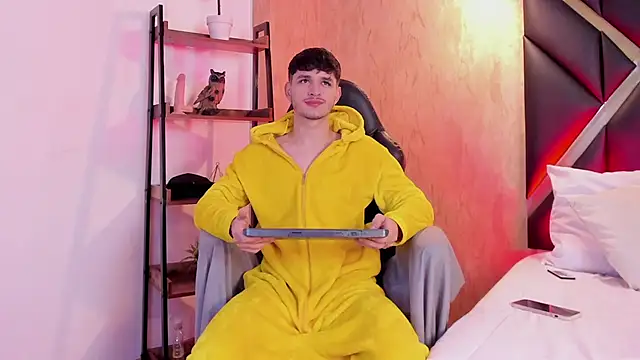 LiamMuller online show from 10/30/25, 11:52