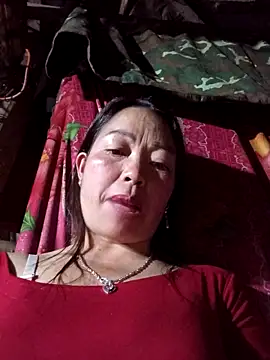 Snapshot of _Helala_ chatting on 10/27/25, 11:33 Helala online show from 10/27/25, 11:33