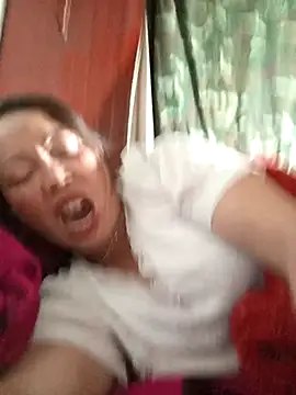 Snapshot of _Helala_ chatting on 11/21/25, 02:05 Helala online show from 11/21/25, 02:05