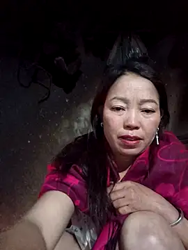 Snapshot of _Helala_ chatting on 11/04/25, 12:03 Helala online show from 11/04/25, 12:03