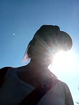 Snapshot of _Helala_ chatting on 11/26/25, 02:11 Helala online show from 11/26/25, 02:11