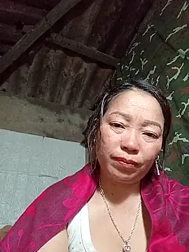 Snapshot of _Helala_ chatting on 11/04/25, 03:38 Helala online show from 11/04/25, 03:38