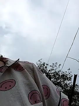 Snapshot of _Helala_ chatting on 11/16/25, 07:24 Helala online show from 11/16/25, 07:24