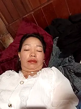 Snapshot of _Helala_ chatting on 10/16/25, 12:41 Helala online show from 10/16/25, 12:41