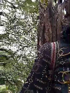 Snapshot of _Helala_ chatting on 11/15/25, 05:11 Helala online show from 11/15/25, 05:11