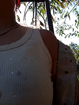 Snapshot of _Helala_ chatting on 11/27/25, 03:18 Helala online show from 11/27/25, 03:18