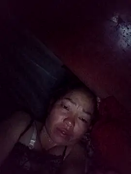 Snapshot of _Helala_ chatting on 10/19/25, 10:34 Helala online show from 10/19/25, 10:34