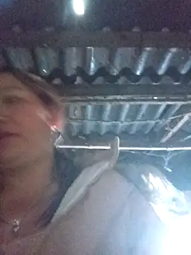 Snapshot of _Helala_ chatting on 10/21/25, 11:48 Helala online show from 10/21/25, 11:48