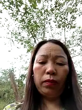 Snapshot of _Helala_ chatting on 10/28/25, 02:23 Helala online show from 10/28/25, 02:23