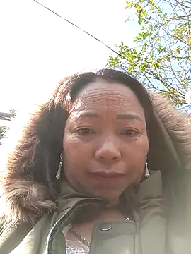 Snapshot of _Helala_ chatting on 12/19/25, 04:16 Helala online show from 12/19/25, 04:16