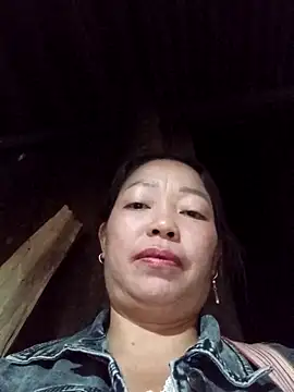 Snapshot of _Helala_ chatting on 10/15/25, 12:35 Helala online show from 10/15/25, 12:35