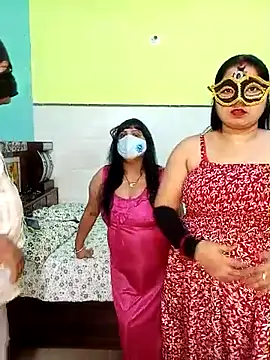 Hot modal online show from 11/12/25, 04:44