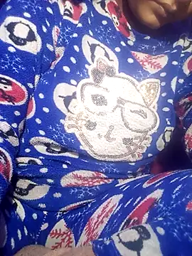 Snapshot of Night_Angel06 chatting on 12/18/25, 12:31 Night Angel06 online show from 12/18/25, 12:31