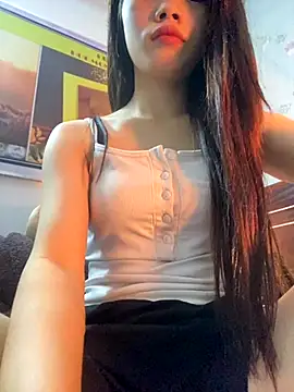 Leyleisanmay online show from 11/12/25, 03:16