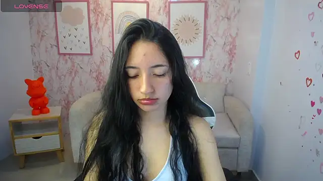 Snapshot of Kylie_ch1 chatting on 10/18/25, 03:52 Kylie ch1 online show from 10/18/25, 03:52
