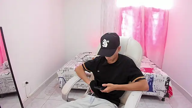 Aron Boyy online show from 09/23/25, 07:43