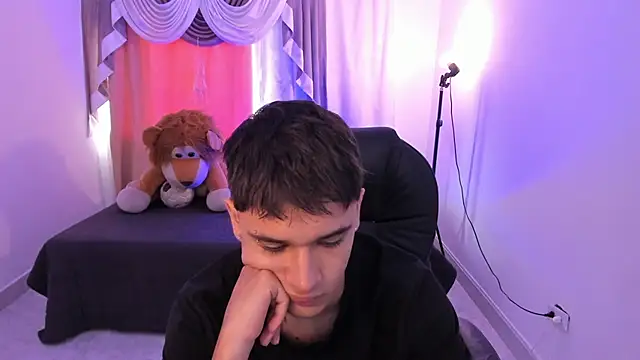 Aron Boyy online show from 04/07/26, 07:26