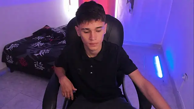 Aron Boyy online show from 12/02/25, 07:37