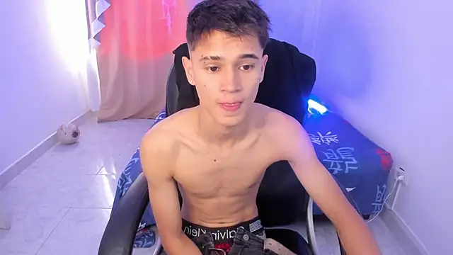 Aron Boyy online show from 11/13/25, 07:51