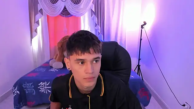 Aron Boyy online show from 04/08/26, 08:21