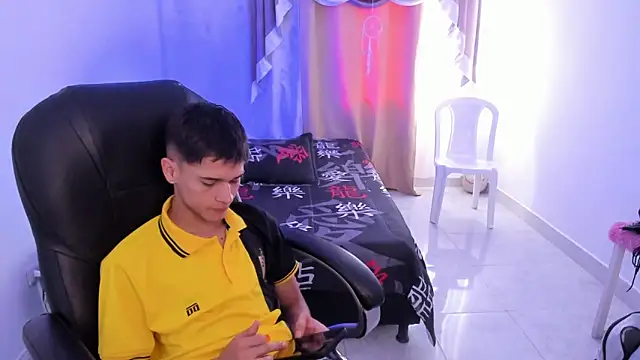 Aron Boyy online show from 11/22/25, 07:57