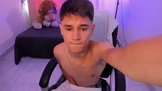 Aron Boyy online show from 04/02/26, 08:15