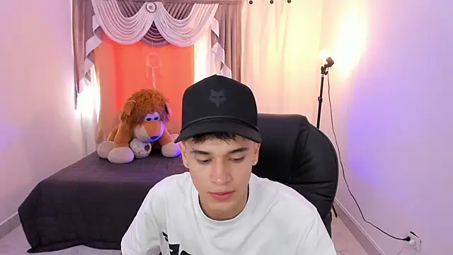 Aron Boyy online show from 03/28/26, 07:59