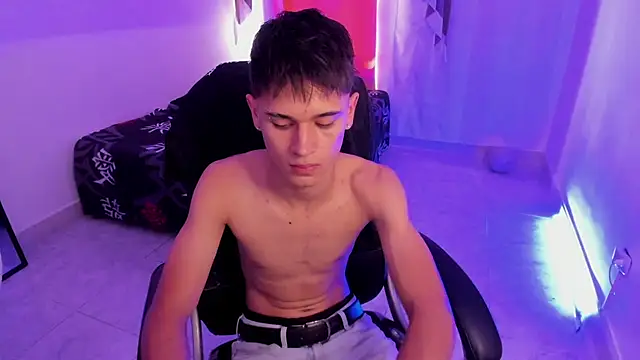 Aron Boyy online show from 12/15/25, 07:31