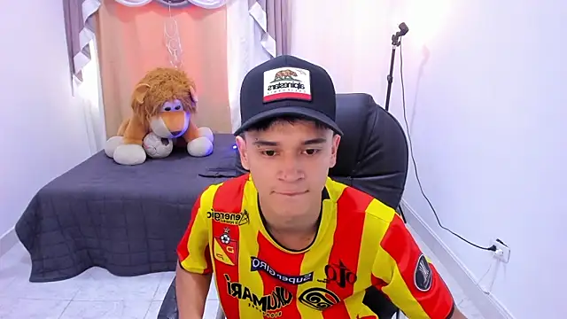 Aron Boyy online show from 03/26/26, 08:18