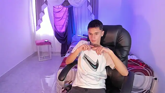 Aron Boyy online show from 09/15/25, 08:42