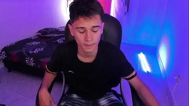 Aron Boyy online show from 11/29/25, 08:09