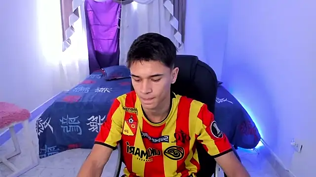 Aron Boyy online show from 10/07/25, 07:37
