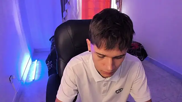 Aron Boyy online show from 01/06/26, 08:13