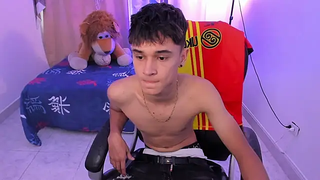 Aron Boyy online show from 04/10/26, 09:44