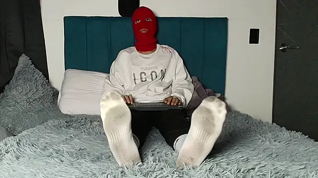 Warmteam777 online show from 10/11/25, 11:17