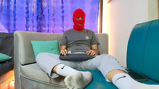 Warmteam777 online show from 12/14/25, 07:08