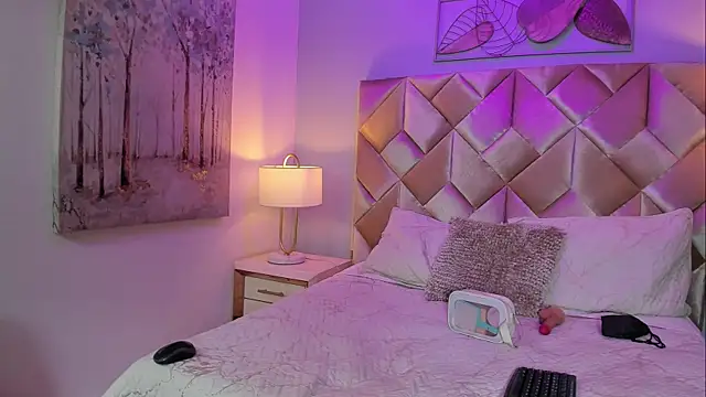 Snapshot of DulceEstrella_ chatting on 07/02/26, 12:00 DulceEstrella online show from 07/02/26, 12:00