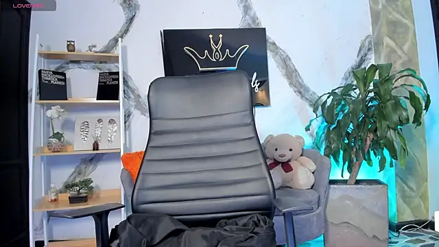 Snapshot of AnaRuiz1_ chatting on 12/19/25, 02:59 AnaRuiz1 online show from 12/19/25, 02:59