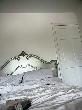 little lola x online show from 05/06/26, 10:52
