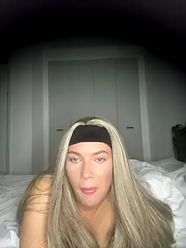 little lola x online show from 10/21/25, 10:09