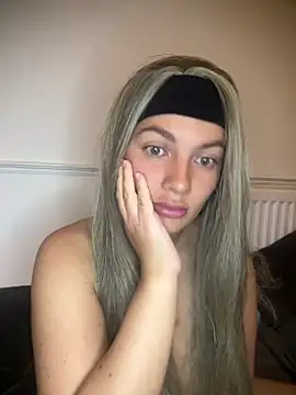 little lola x online show from 04/21/26, 08:15
