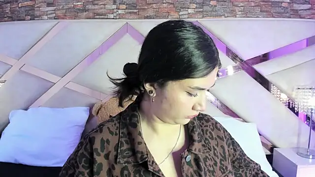 Snapshot of Valery_Brand chatting on 10/15/25, 12:24 Valery Brand online show from 10/15/25, 12:24