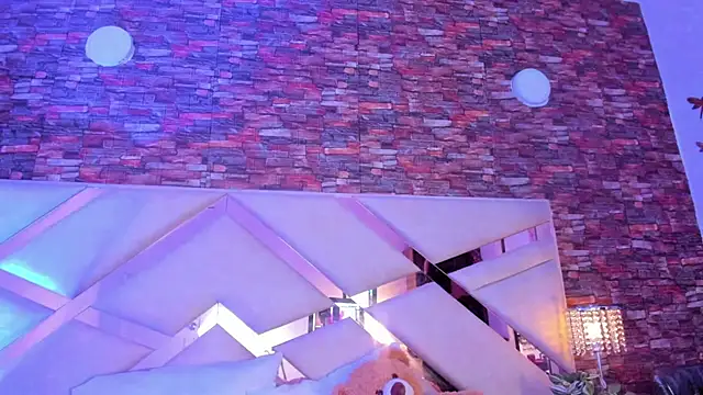 Snapshot of Valery_Brand chatting on 12/18/25, 12:09 Valery Brand online show from 12/18/25, 12:09