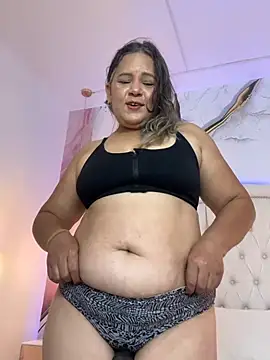 Snapshot of Lucy_Milf_474 chatting on 07/14/26, 12:11 Lucy Milf 474 online show from 07/14/26, 12:11