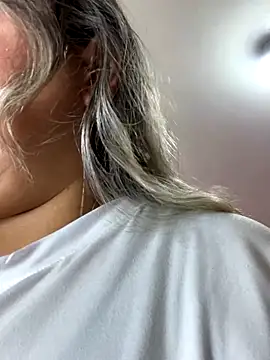 Snapshot of Lucy_Milf_474 chatting on 11/25/25, 11:54 Lucy Milf 474 online show from 11/25/25, 11:54